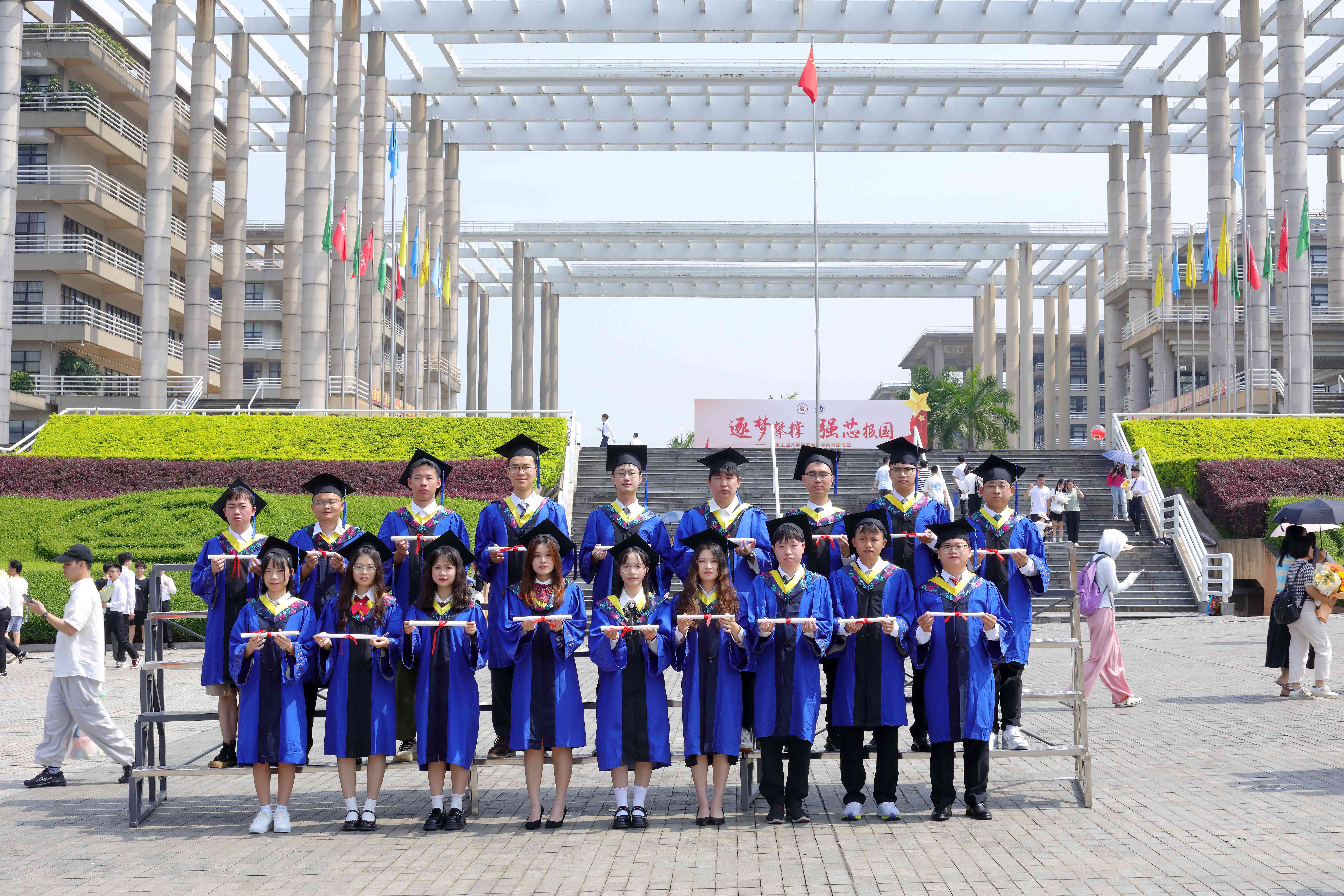 PG电子游戏官网